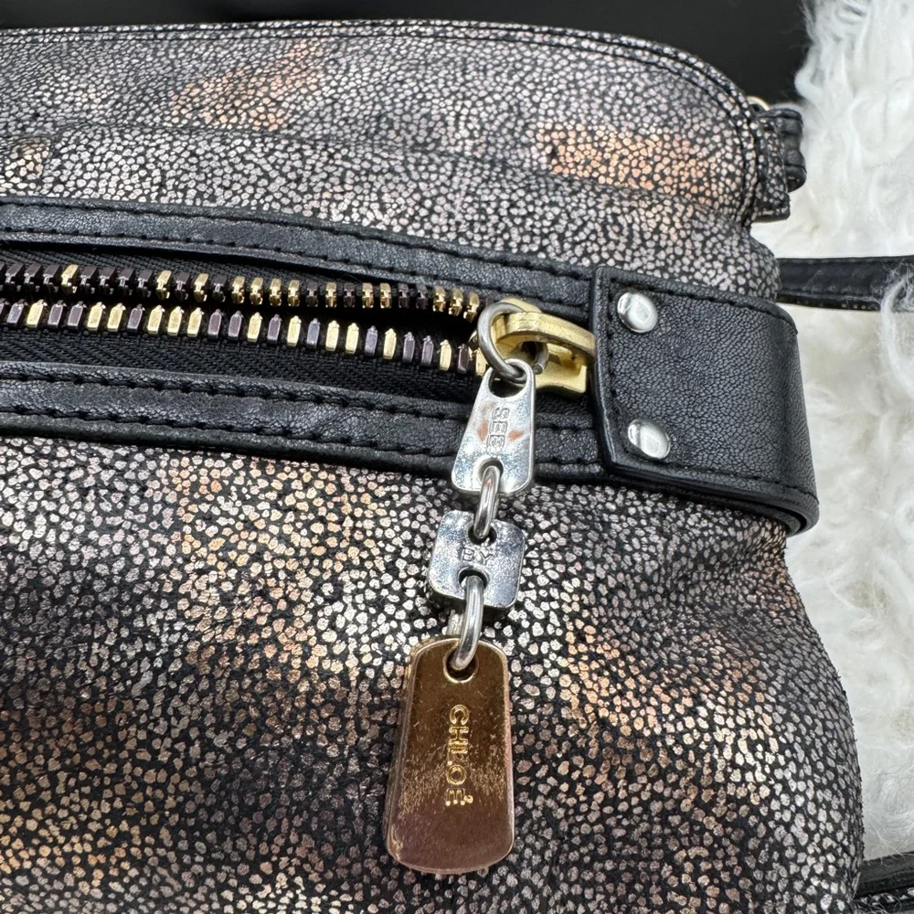 See by Chloe Black and Gold Textured Crossbody Bag - Picture 4 of 10